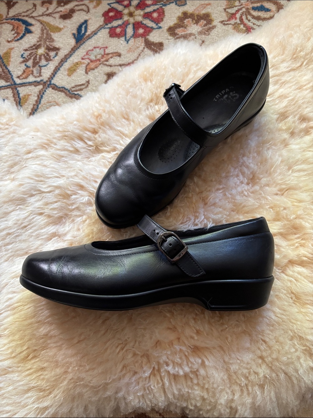 SAS Maria black Mary Janes. Size 8 M. Made in USA. Excellent condition.